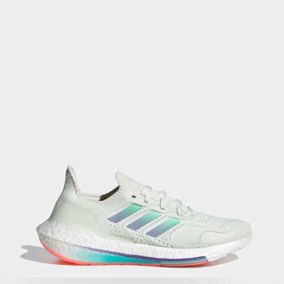 adidas Shoes - adidas Ultraboost 22
HEAT.RDY Running Shoe (Women)